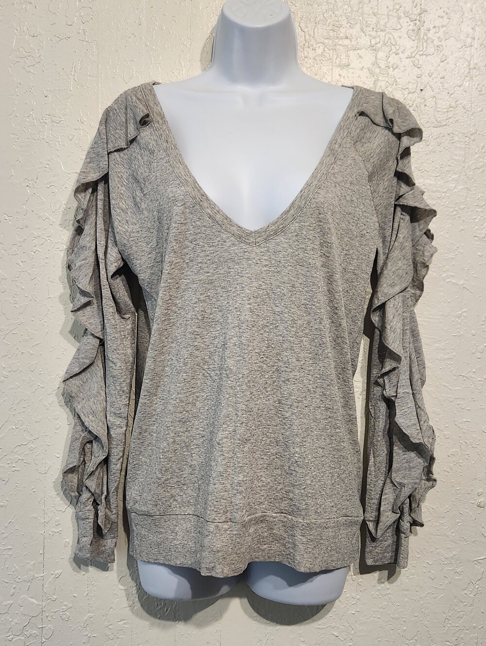 Chaser Long Sleeve Ruffle Raglan Pullover NWOT Sz Medium